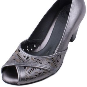 Nurture Angie Womens Ceylon Leather Peep Toe Heels